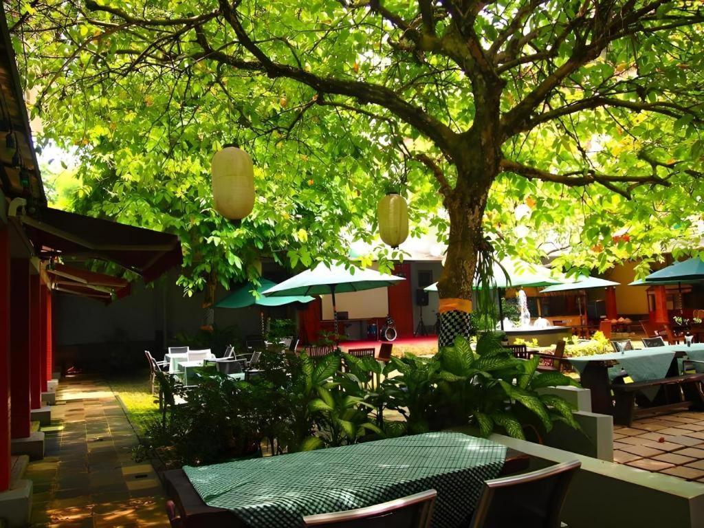 Bumi Wiyata Hotel Depok Exterior photo