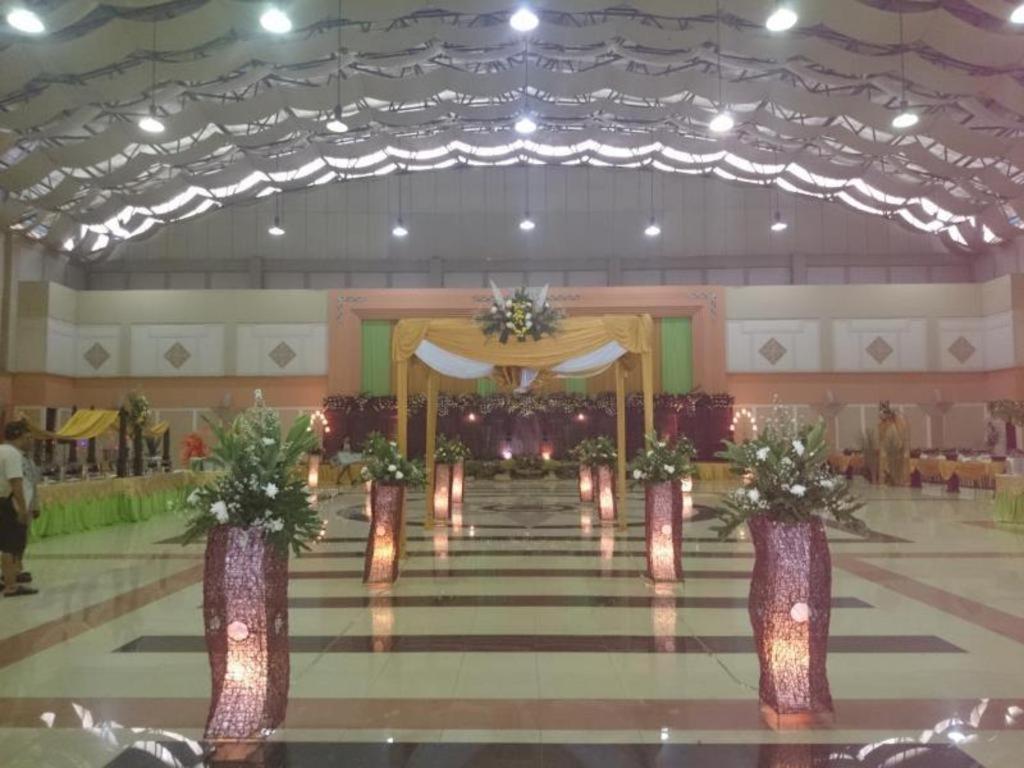 Bumi Wiyata Hotel Depok Exterior photo