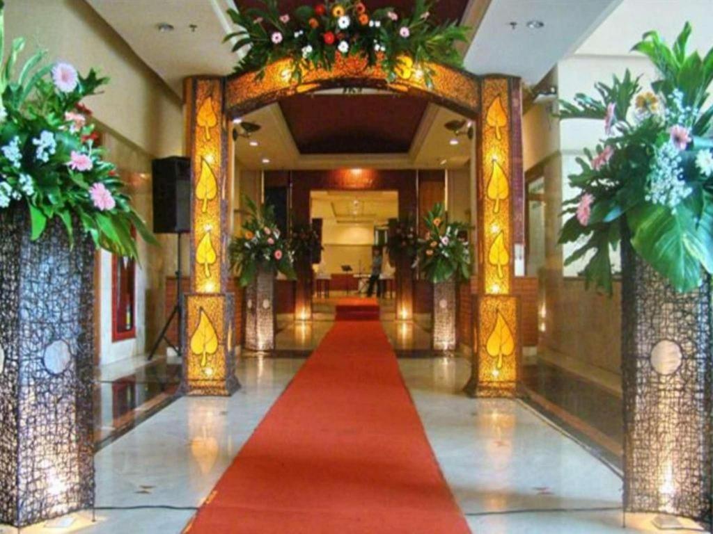 Bumi Wiyata Hotel Depok Exterior photo