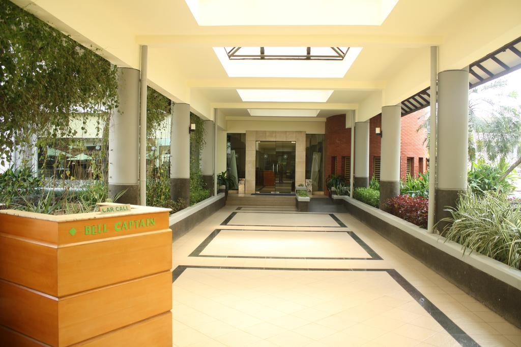 Hotel Bumi Wiyata Depok Exterior photo