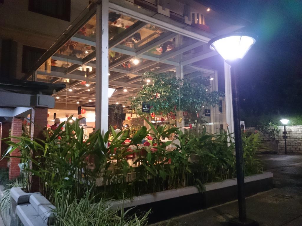 Bumi Wiyata Hotel Depok Exterior photo