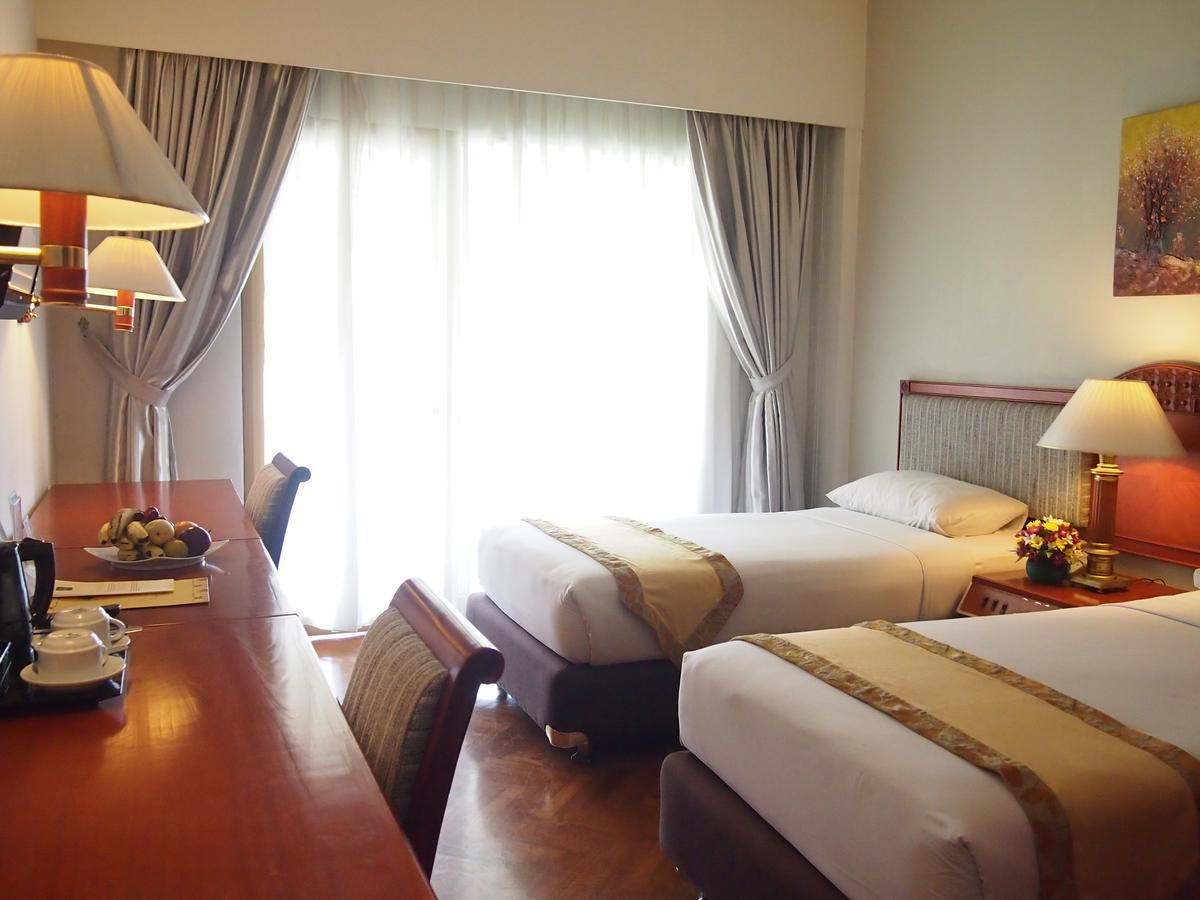 Bumi Wiyata Hotel Depok Exterior photo