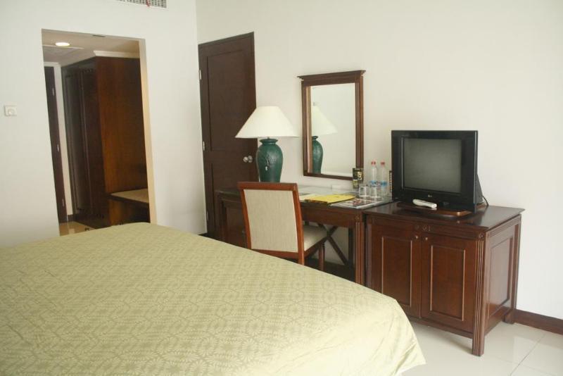 Bumi Wiyata Hotel Depok Exterior photo